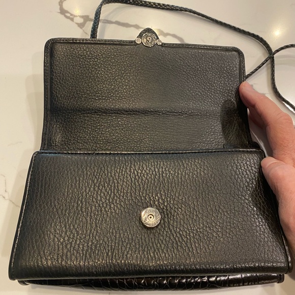 ☀️Host Pick☀️ EUC Brighton Black Leather & Croc Embossed Shoulder WOC - Picture 6 of 15